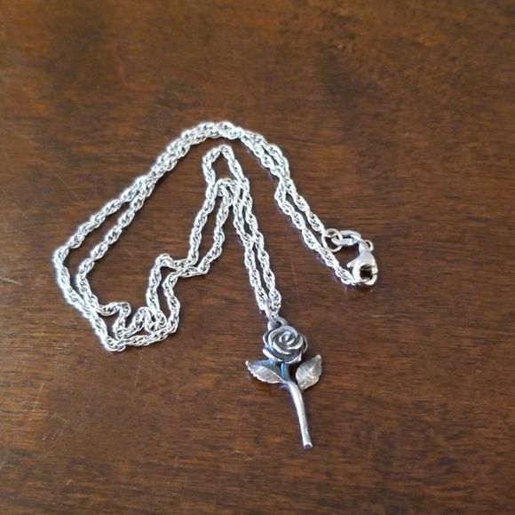 James Avery Jewelry - James Avery Necklace (Silver, Rose Charm) 🐝